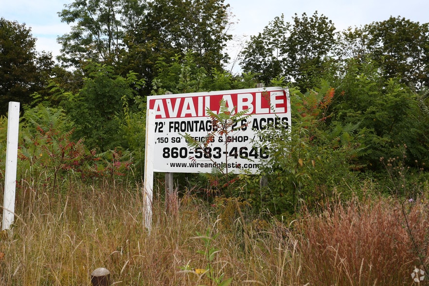 More Photos Of 100 Franklin St, Bristol Land For Lease