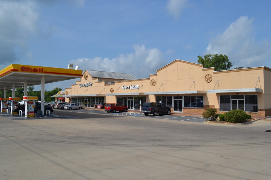 More Photos Of 461 N Harvey Mitchelle Pky, Bryan Service Station For Lease
