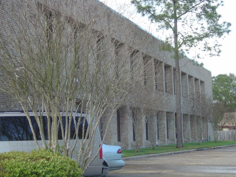 More Photos Of 8240 Antoine Dr, Houston Medical For Lease