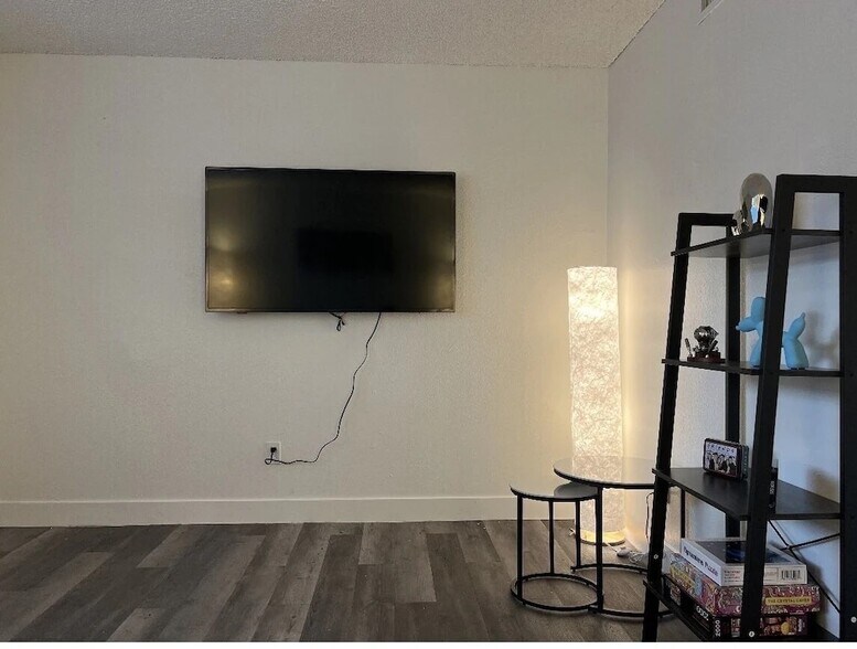 More Photos Of 2201 E Cactus Rd, Phoenix Apartments For Sale