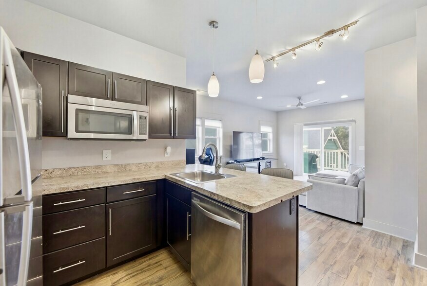 More Photos Of 6475 N Croatan Hwy, Kitty Hawk Office Residential For Sale