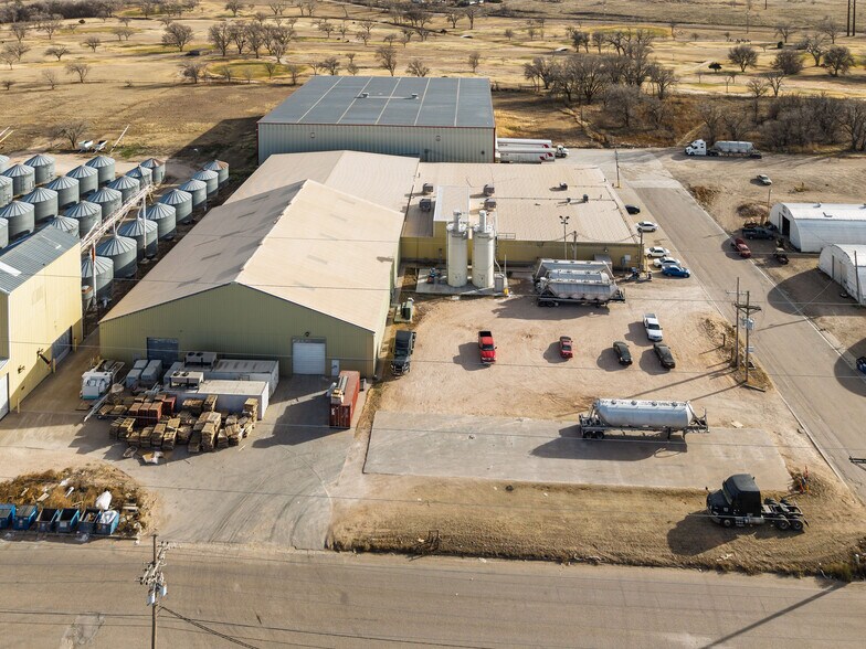 More Photos Of 225 Lawton Ave, Hereford Manufacturing For Sale