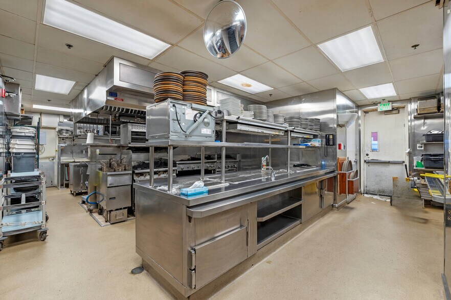More Photos Of 8791 Lake Blvd, Kings Beach Restaurant For Sale