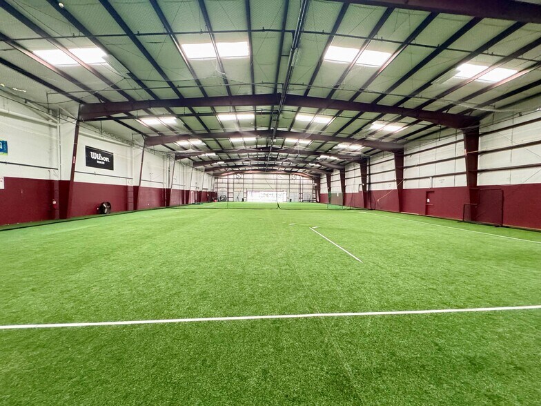 More Photos Of 250 Commonwealth Ave, Bristol Health Club For Lease