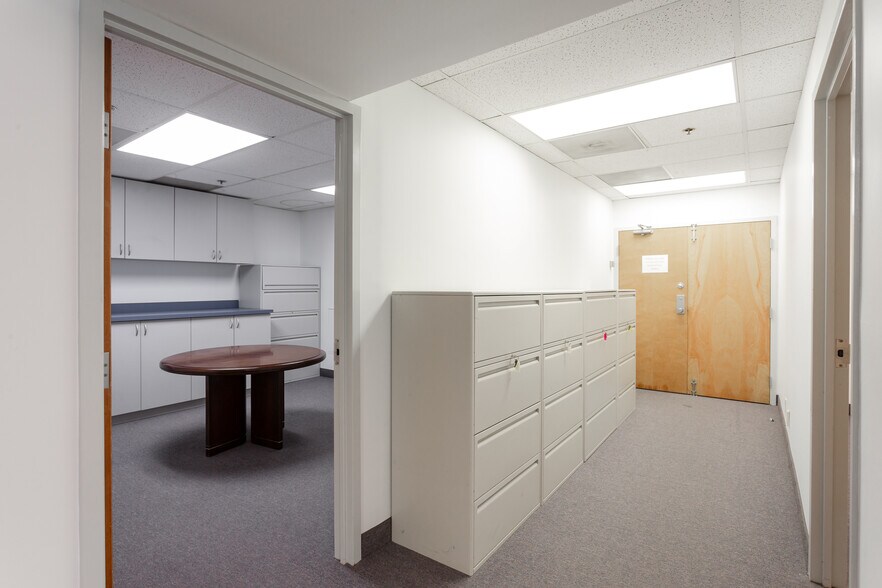 More Photos Of 1910 Association Dr, Reston Office For Lease