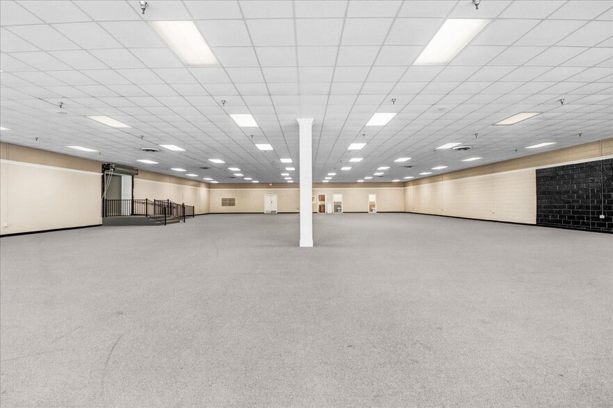 More Photos Of 501 E Market St, Smithfield Storefront For Lease