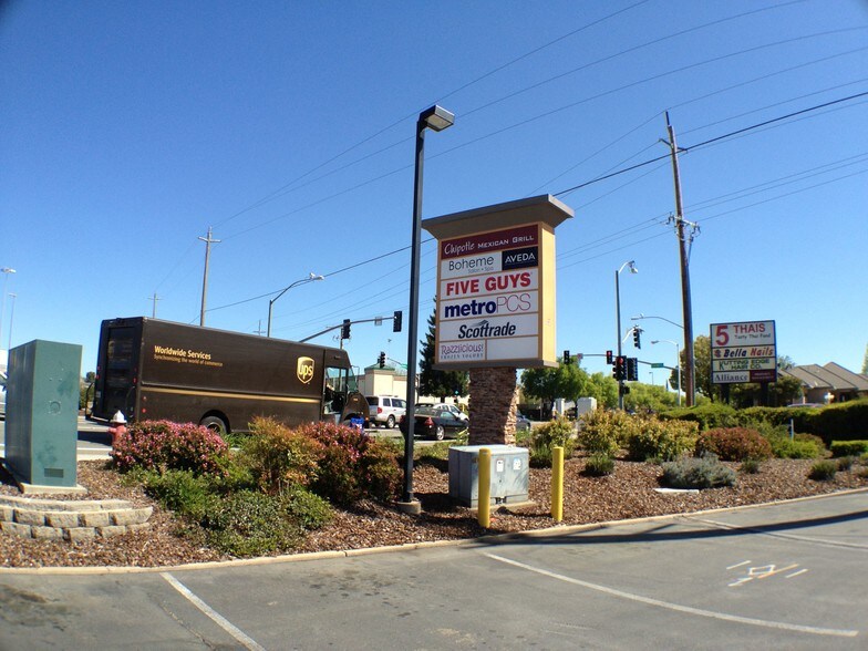 More Photos Of 960-961 Dana Dr, Redding Storefront Retail Office For Lease