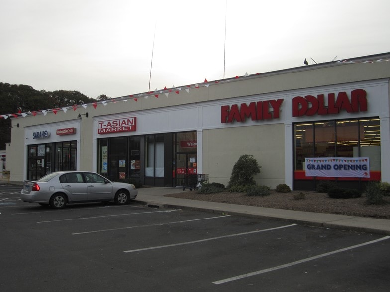 More Photos Of 684 Foxon Rd, East Haven Unknown For Lease