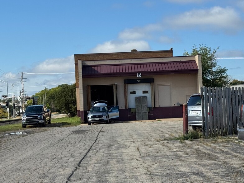More Photos Of 311 N Superior St, Appleton Warehouse For Sale