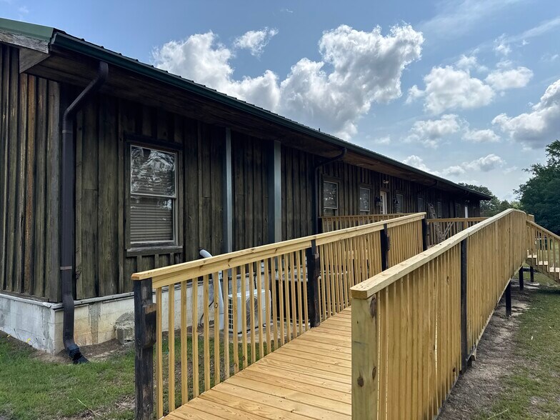 More Photos Of 5749 US-1 Hwy, Vass Office For Lease