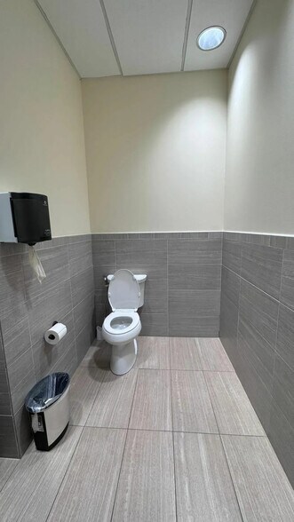 More Photos Of 4433 Punjab Way, Frisco Medical For Sale