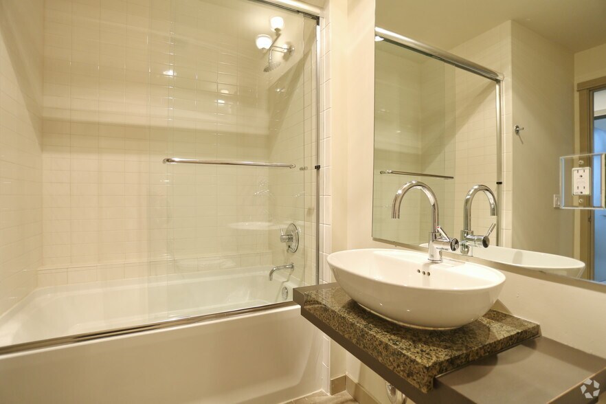 More Photos Of 989 112th Ave NE, Bellevue Apartments For Lease