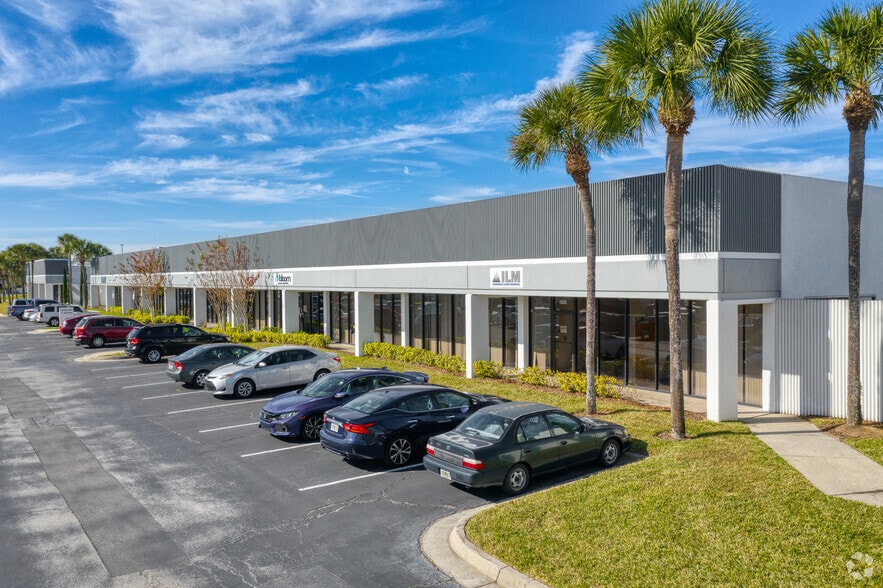 More Photos Of 6903-6947 University Blvd, Winter Park Unknown For Lease