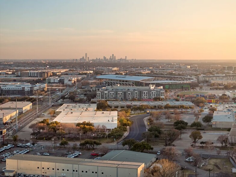 More Photos Of 2515 Brockton Dr, Austin Warehouse For Lease