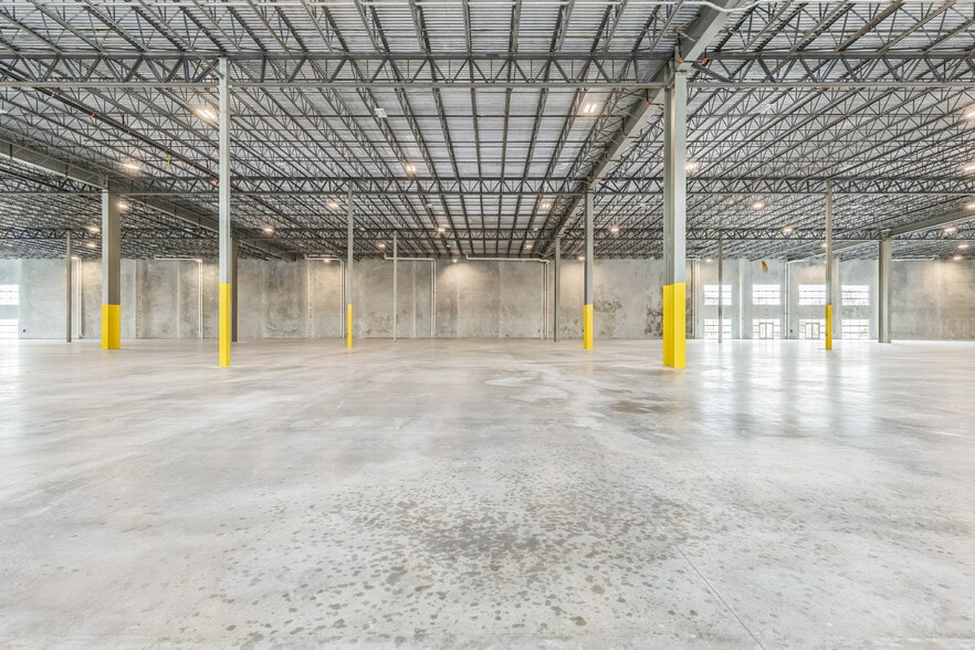 More Photos Of 6505 NW 167th St, Hialeah Unknown For Lease