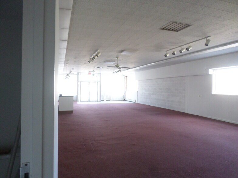 More Photos Of 1231 Whitney Ave, Hamden Storefront For Sale