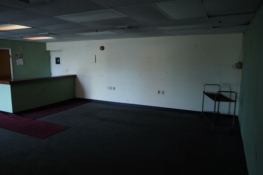 More Photos Of 665 N Avenue Ext, Dunellen Manufacturing For Lease