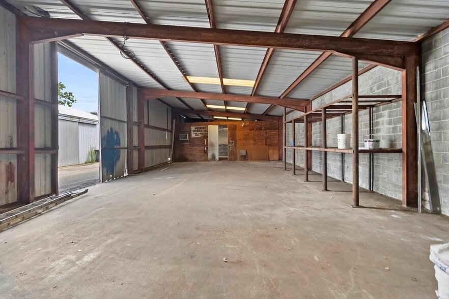 More Photos Of 8316 La Porte Rd, Houston Warehouse For Sale