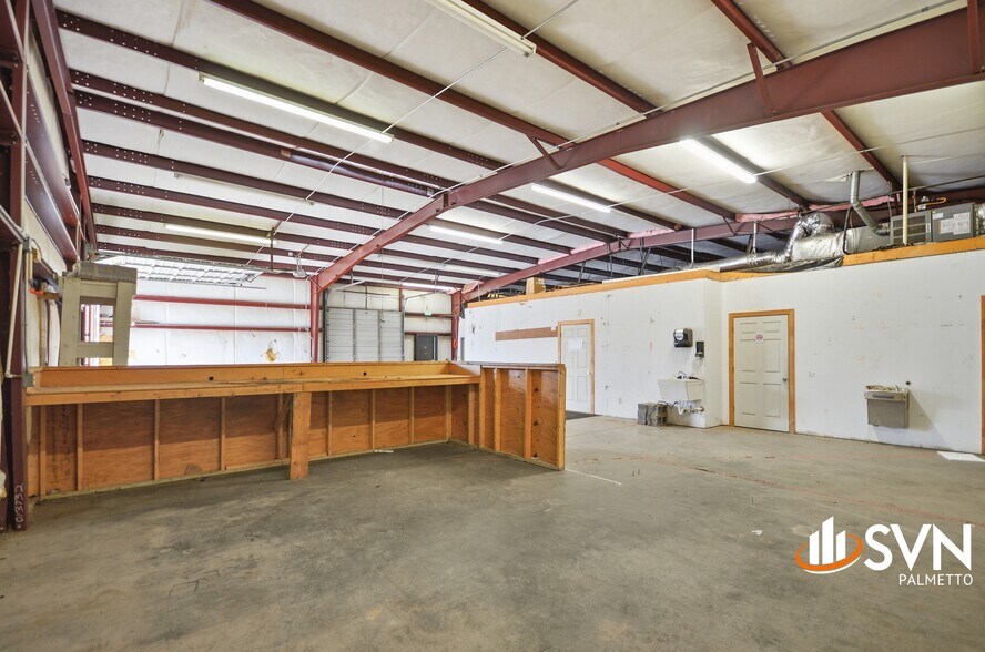 More Photos Of 107 Ben Hamby Ln, Greenville Light Distribution For Lease