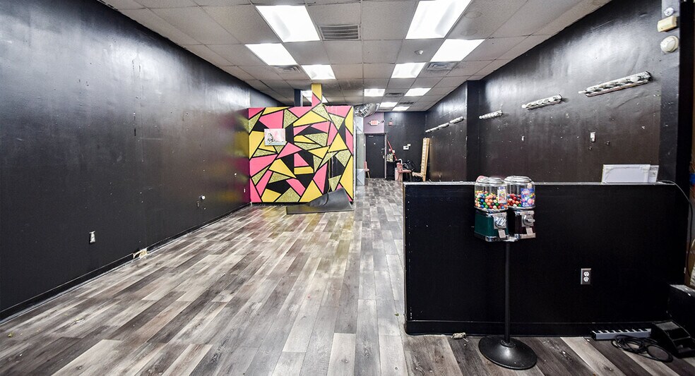 More Photos Of 4945-4947 Marlboro Pike, Capitol Heights Storefront Retail Residential For Sale