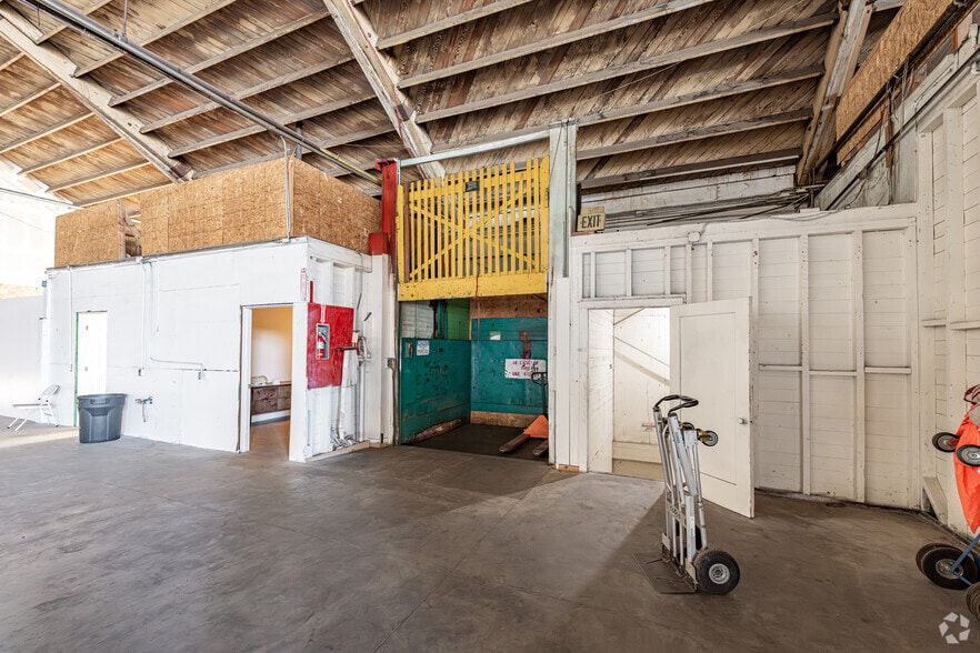 More Photos Of 256 Stowell St, Upland Unknown For Lease