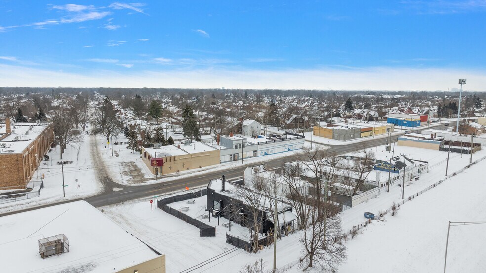 More Photos Of 16387–16395 Harper ave @ Harper Ave and Whittier Ave, Detroit Bar For Sale