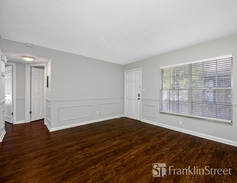 More Photos Of 4002-4004 N Branch Ave, Tampa Apartments For Sale