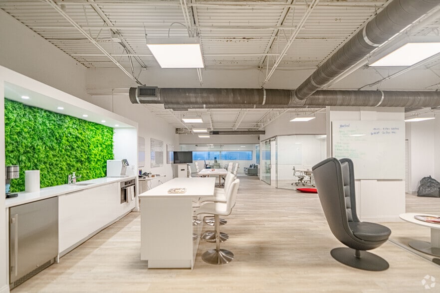 More Photos Of 2755 E Oakland Park Blvd, Fort Lauderdale Office For Lease