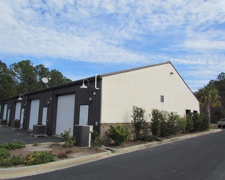 More Photos Of 3229 Argent Blvd, Ridgeland Showroom For Lease