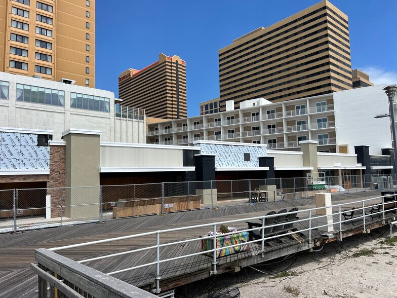 More Photos Of 110 S Morris Ave, Atlantic City Hotel For Lease