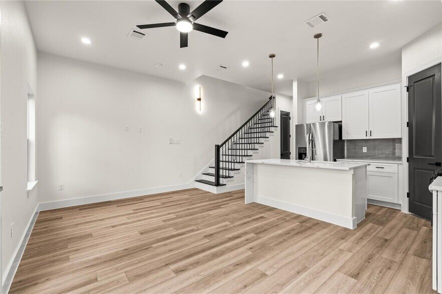 More Photos Of 4521 Newberry St, Houston Multifamily For Sale