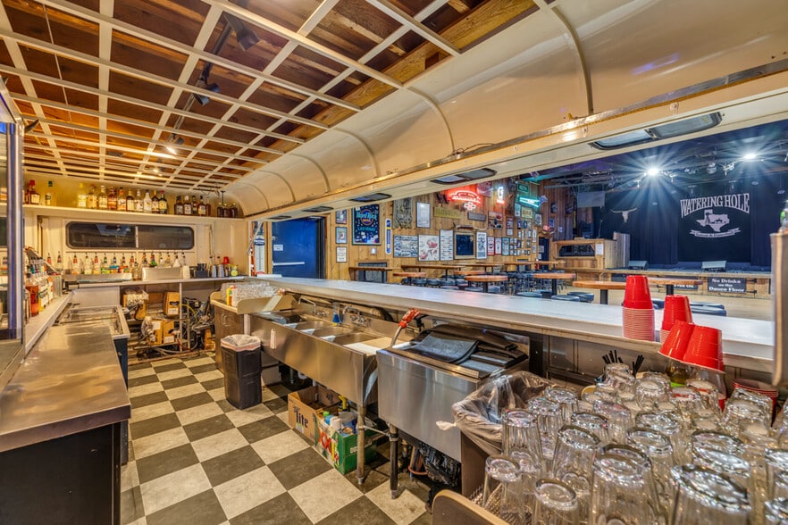 More Photos Of 1390 McQueeney Rd, New Braunfels Sports And Entertainment For Sale