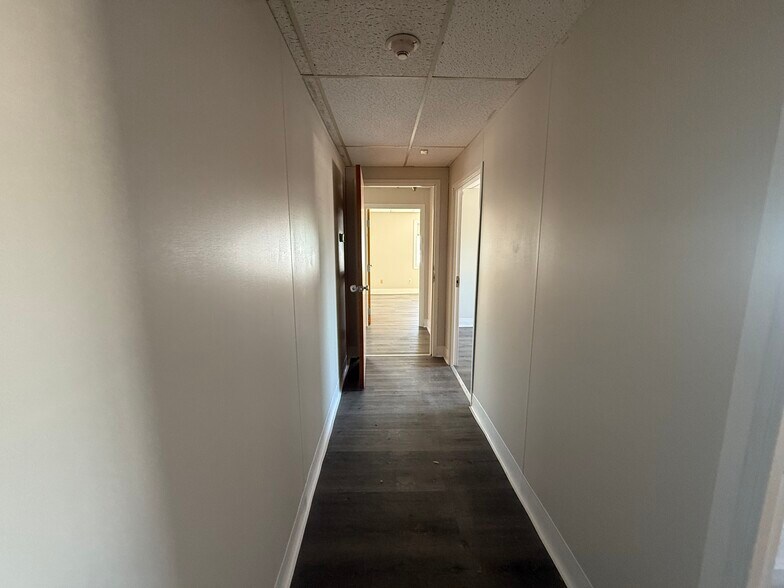 More Photos Of 1272 W Main Rd, Middletown Unknown For Lease