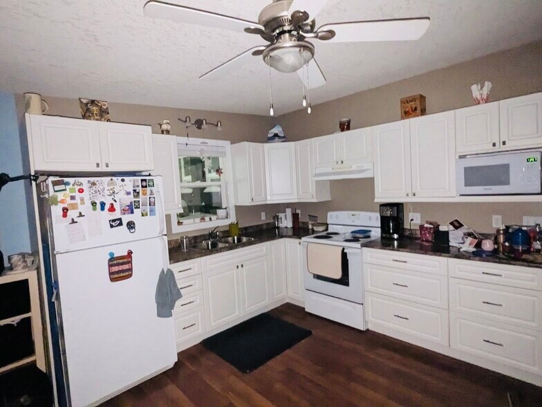 More Photos Of 10124 100 Av, Grande Prairie Apartments For Sale