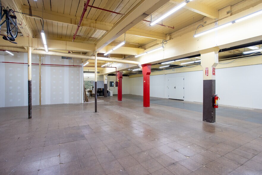 More Photos Of 125 Pecks Rd, Pittsfield Warehouse For Sale