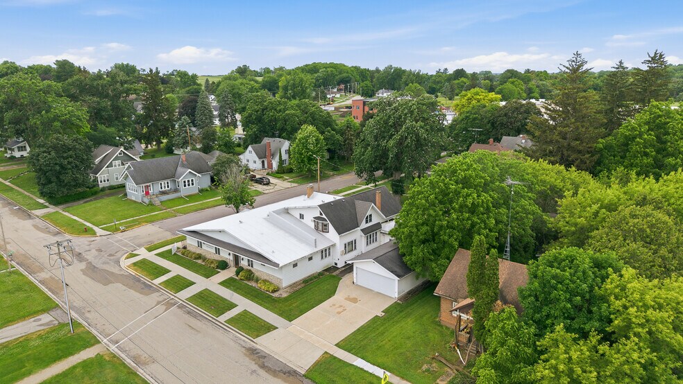 More Photos Of 181 S Main St, Markesan Office Residential For Sale