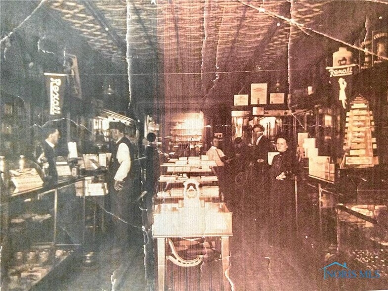 More Photos Of 123 N Michigan Ave, Edgerton Storefront Retail Office For Sale