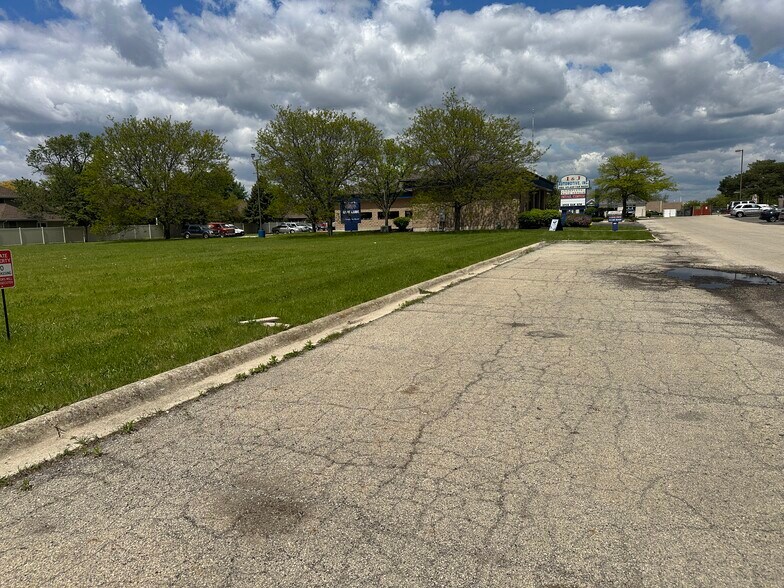 More Photos Of 99 W Merchants Dr, Oswego Land For Sale