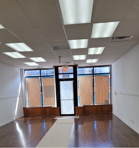 More Photos Of 516-520 E 43rd St, Chicago Storefront Retail Office For Lease
