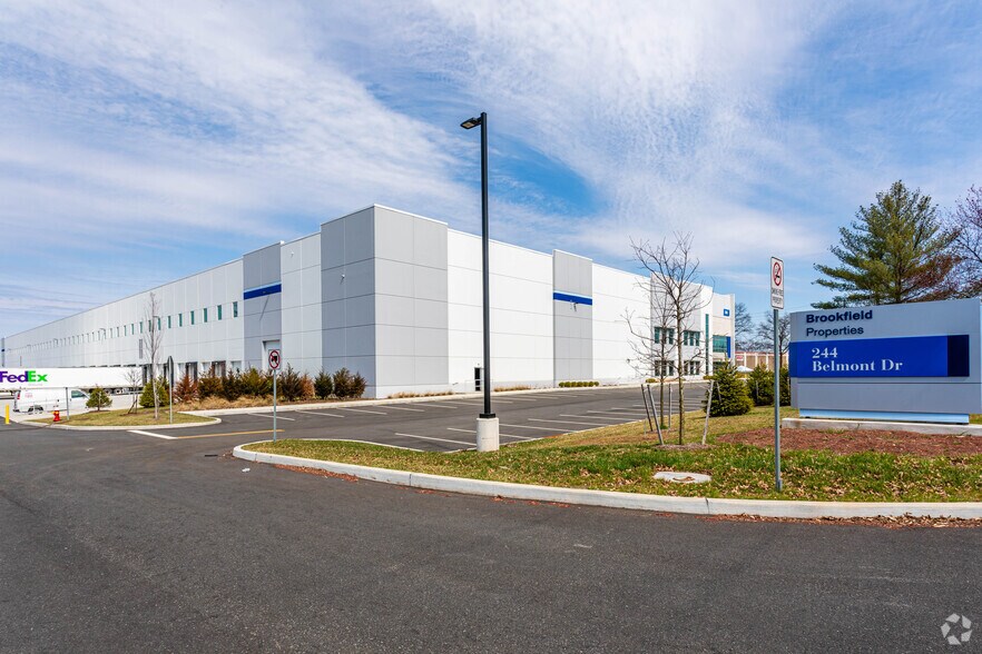 Primary Photo Of 17 Schoolhouse Rd, Somerset Distribution For Lease