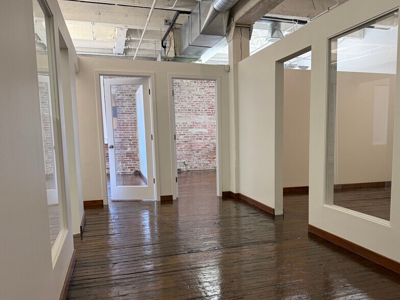 More Photos Of 1231 NW Hoyt St, Portland Loft Creative Space For Lease