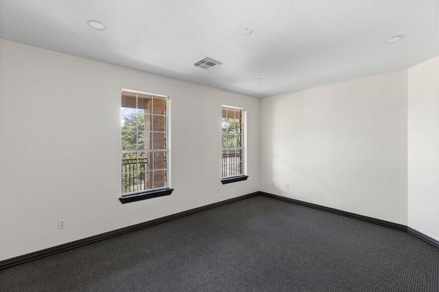 More Photos Of 8125 N Sam Houston Pky W, Houston Medical For Sale