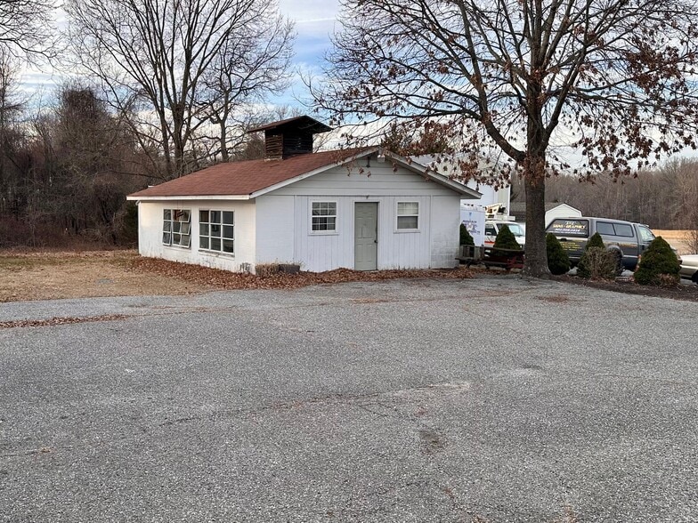 More Photos Of 4180 Old Town Rd, Huntingtown Loft Creative Space For Sale