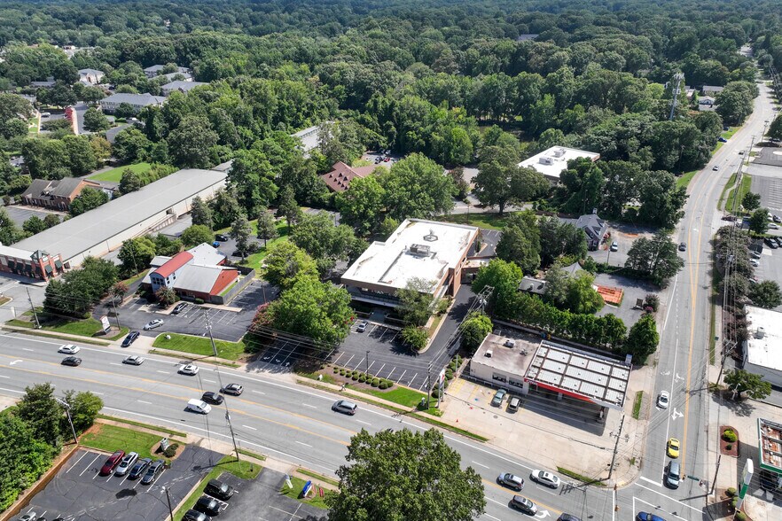 More Photos Of 5509A W Friendly Ave, Greensboro Office For Sale