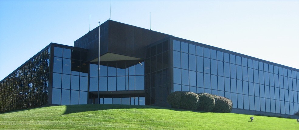 More Photos Of 8205 W 108th Ter, Overland Park Office For Lease