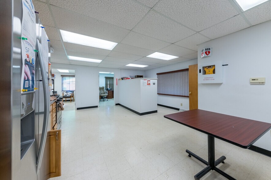 More Photos Of 123 Turkey Run Rd, Salem Distribution For Lease