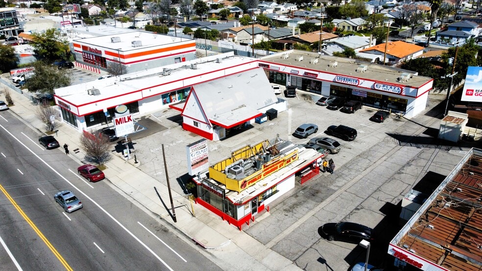 More Photos Of 8628 Woodman Ave, Pacoima Convenience Store For Lease