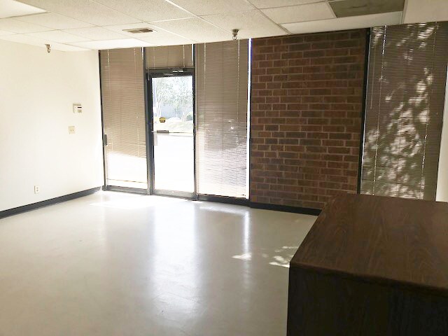 More Photos Of 1649 Sands Pl SE, Marietta Warehouse For Lease