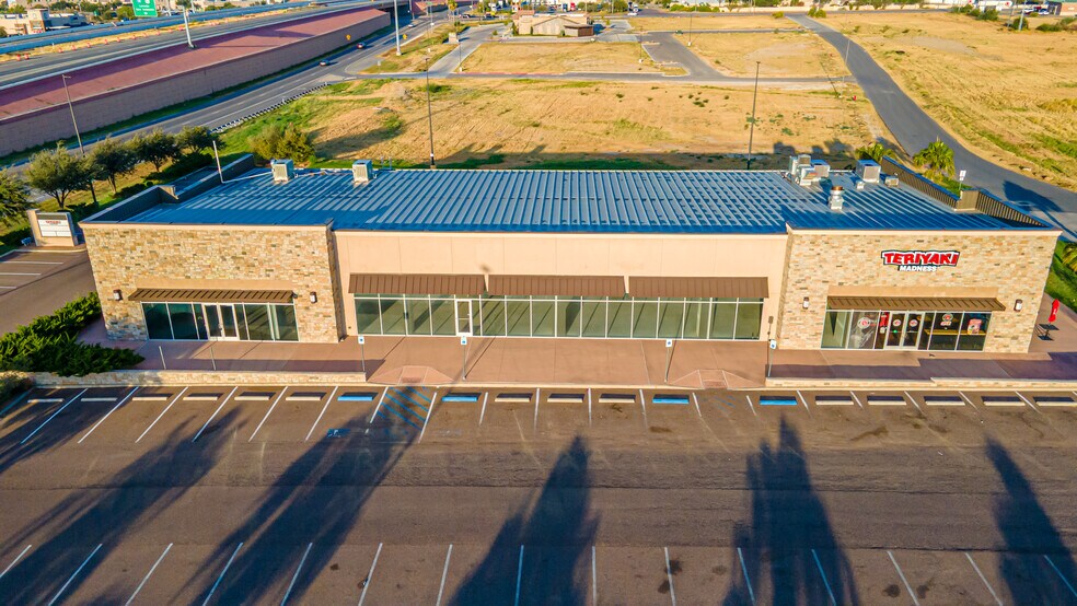 More Photos Of 2302 NE Bob Bullock Loop, Laredo Storefront For Lease