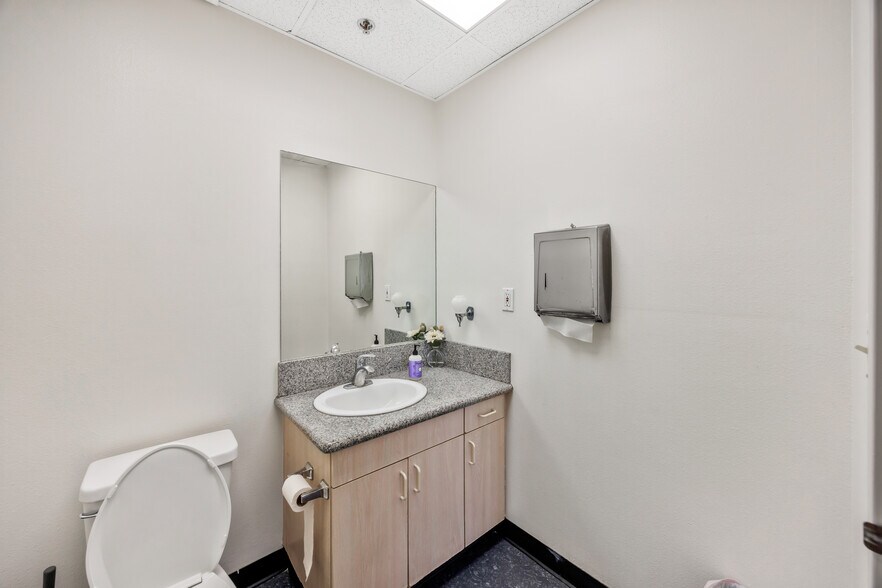 More Photos Of 1808 58th Pl, Los Angeles Land For Sale